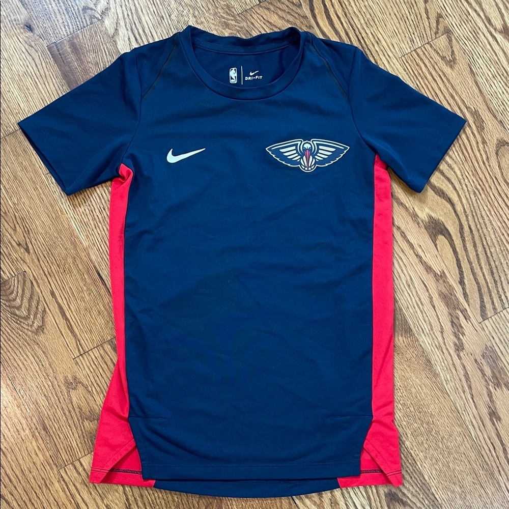 Boy’s New Orleans Pelicans Nike Shirt. Size Small. Excellent/Like New Condition.